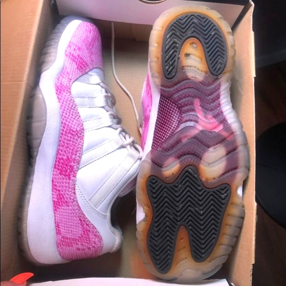 Air Jordan 11 retro pink snakeskin sneakers w/ box